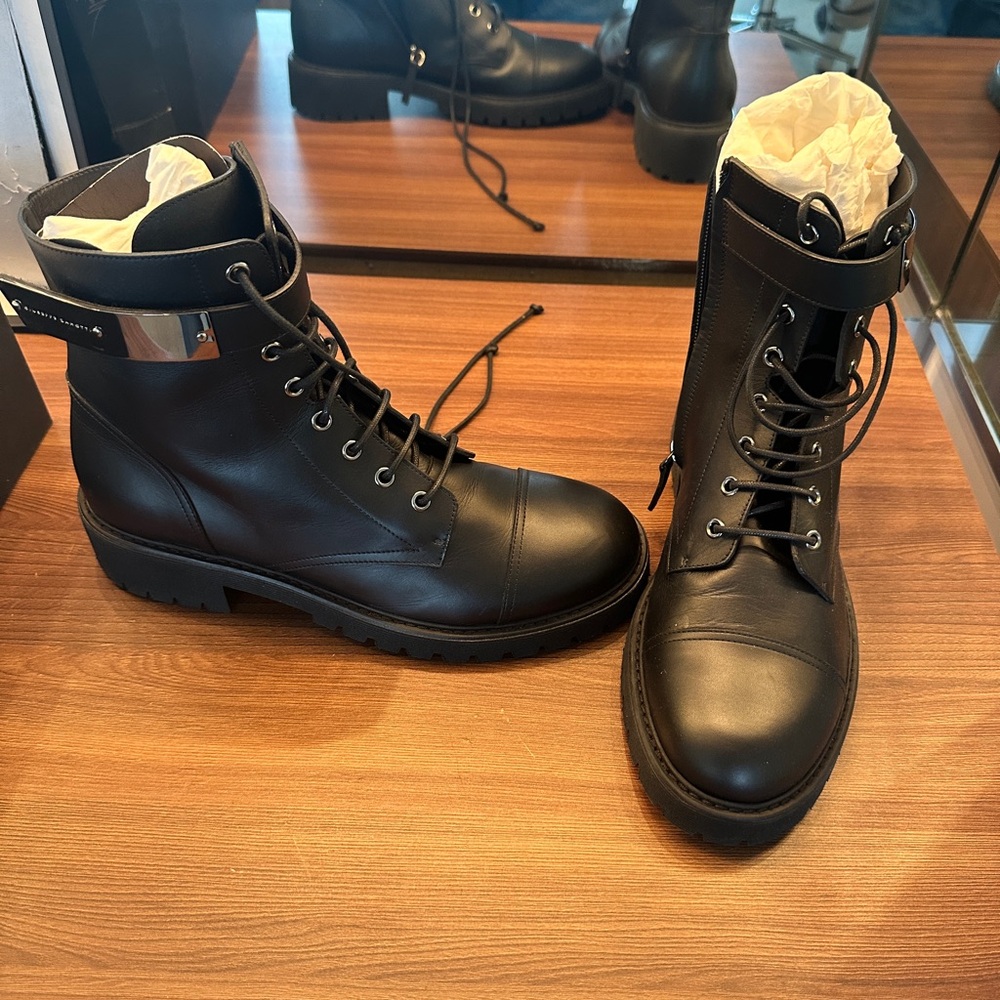 Giuseppe Zanotti Lace-up boots - Picture 2 of 6